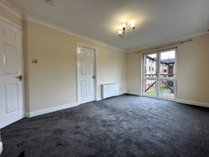 Glasgow Road, Clydebank, G81